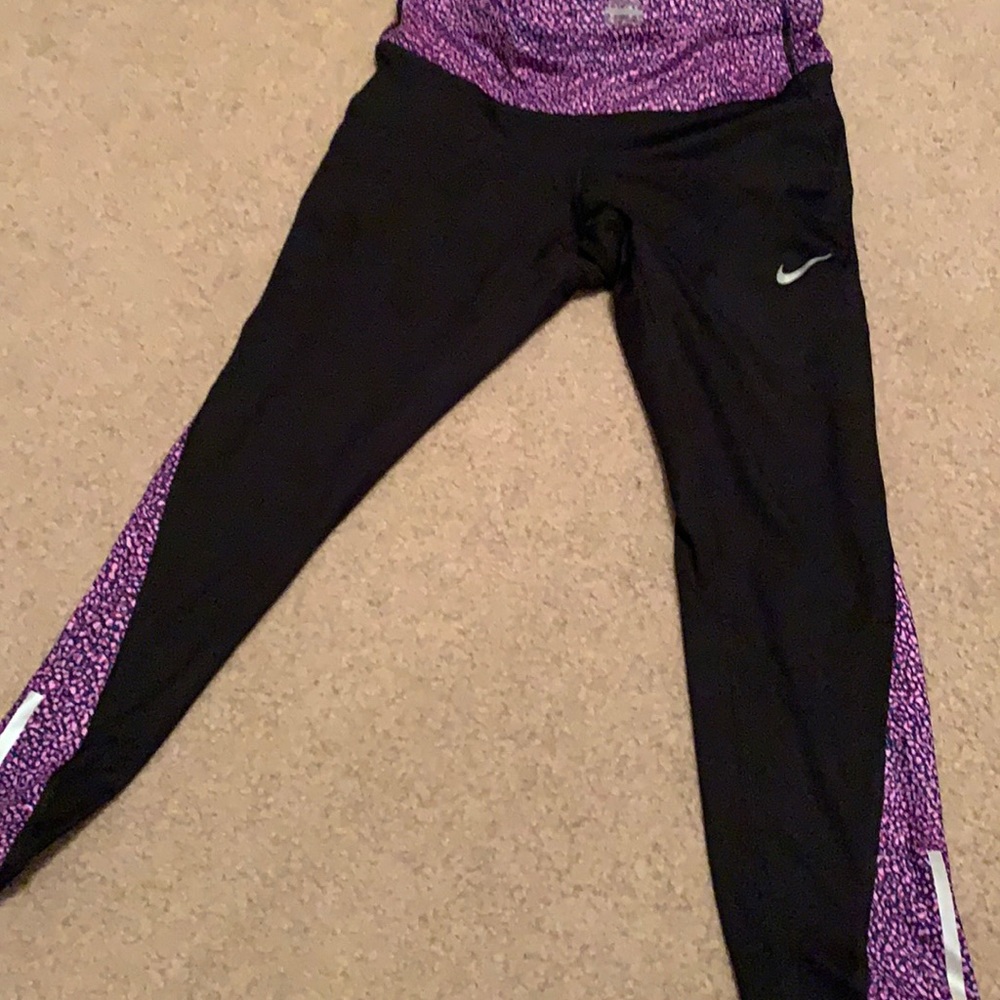 Women’s Nike running capris size x small hardly worn just have to many.